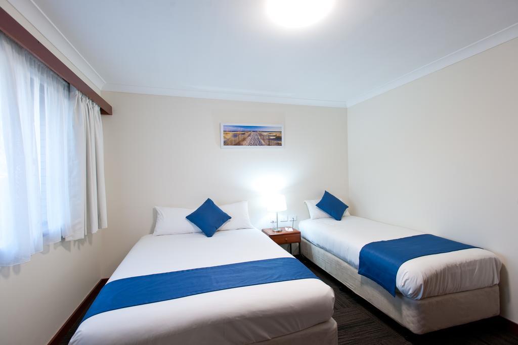 Admiral Motel Банбері Екстер'єр фото