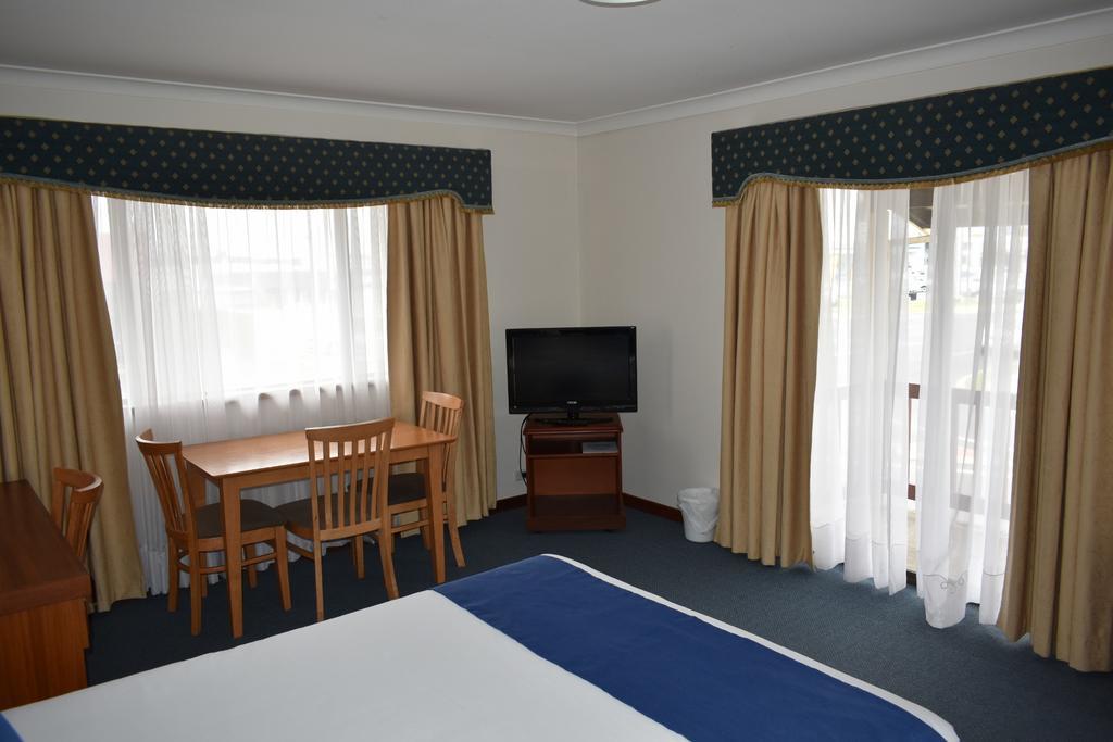 Admiral Motel Банбері Екстер'єр фото