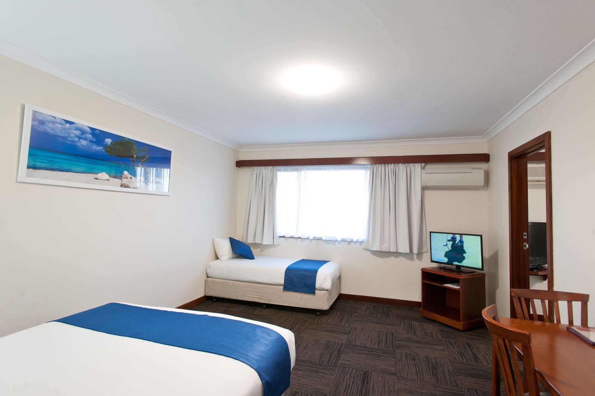 Admiral Motel Банбері Екстер'єр фото