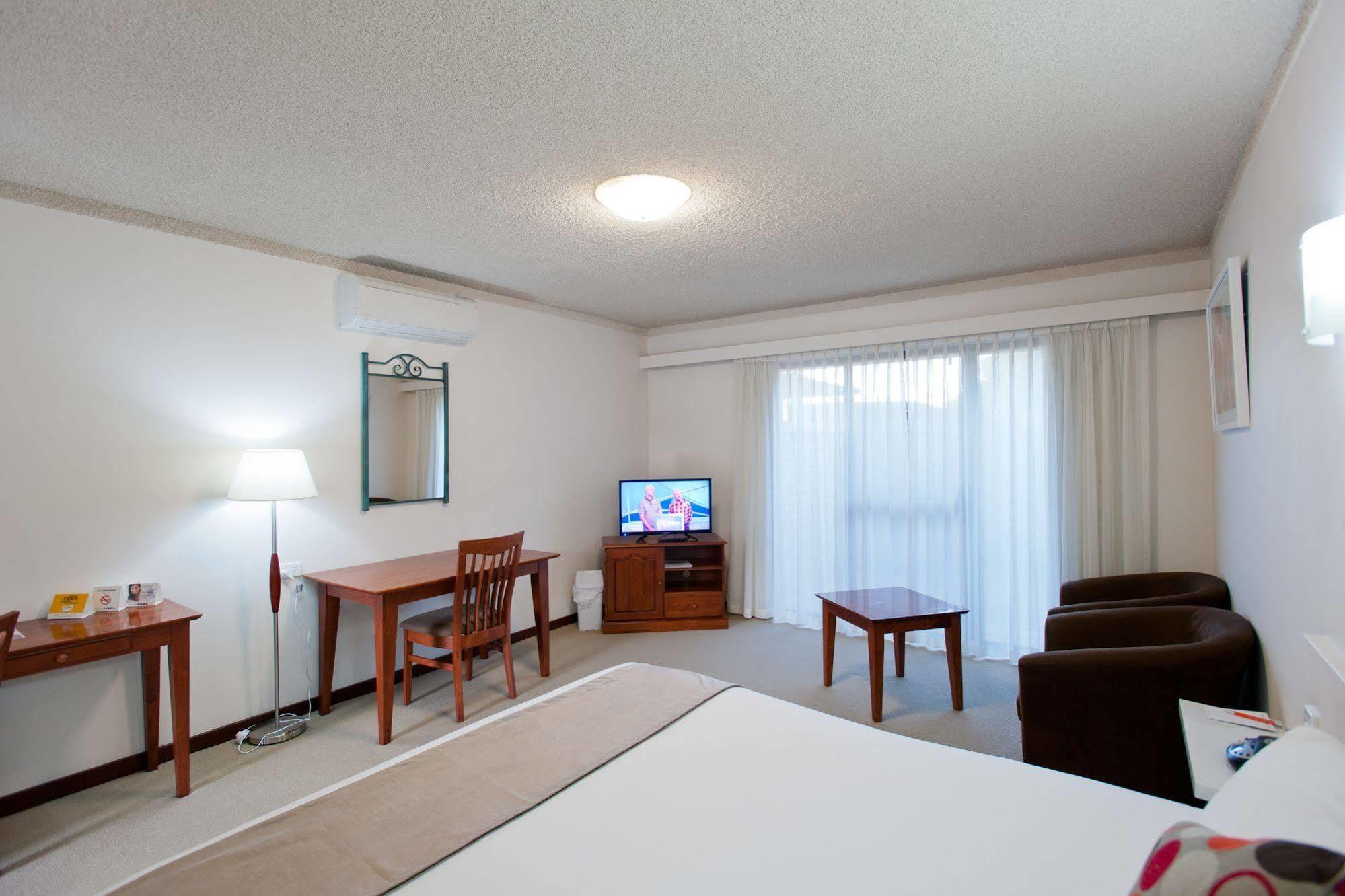 Admiral Motel Банбері Екстер'єр фото