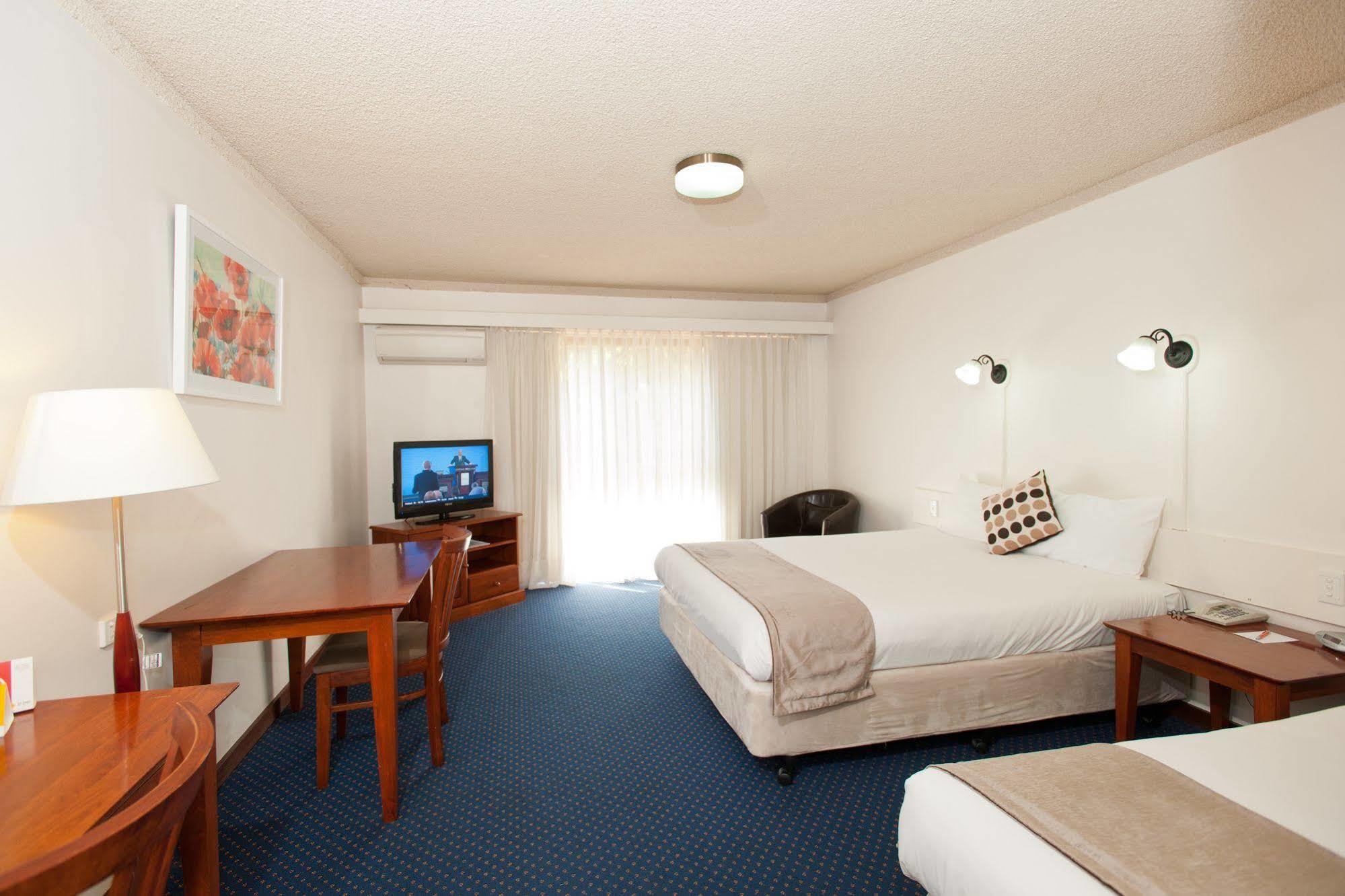 Admiral Motel Банбері Екстер'єр фото